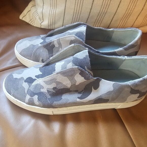J/Slides Gray Camo Print Slip-on Shoes Size 9.5, Great Condition - Picture 6 of 8
